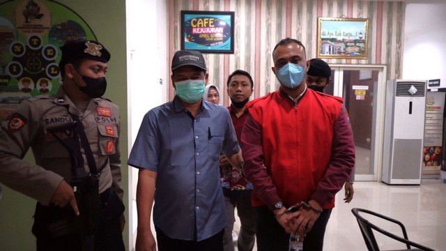 Kejari Kota Mojokerto Tahan Penyuplai Bahan Bangunan