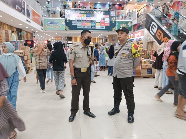 Jelang Lebaran, Polres Situbondo Gencarkan Patroli di Pusat Perbelanjaan