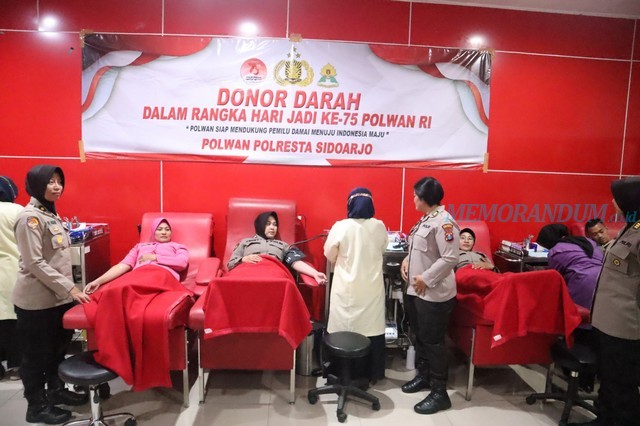 Polwan Sidoarjo Gelar Donor Darah