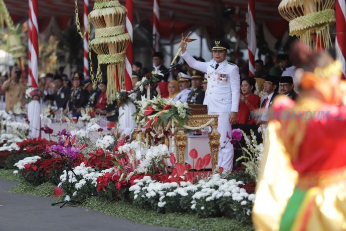 Peringati HUT ke-78 RI, Wali Kota Eri Cahyadi Serahkan 169 Piagam Penghargaan