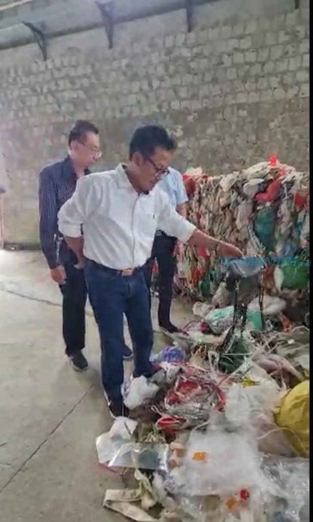 Wali Kota Sutiaji Tertarik Sampah Plastik Jadi Bahan Bakar