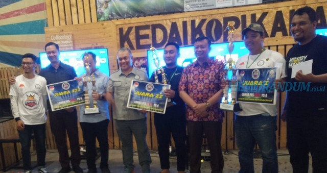 Wartawan Surat Kabar Harian Memorandum Juara 1 Kejari Surabaya Esports