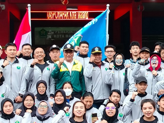 Wawali Kota Malang Berangkatkan 516 Pegiat Olahraga Ikuti FORNAS VII Jabar