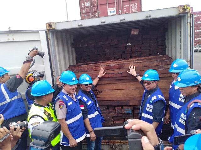 Penyelundupan 199 Kontainer Kayu Merbau asal Papua Digagalkan