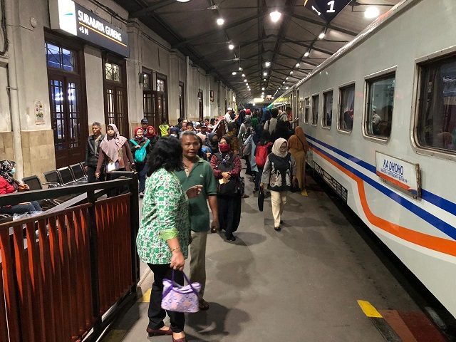 Tiket KA Lebaran di Daop 8 Surabaya Tersisa 65 Persen