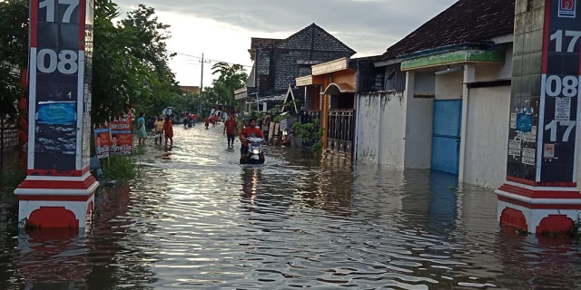 Banjir Desa Dahan Rejo Dampak Pembangunan Mal dan Perumahan