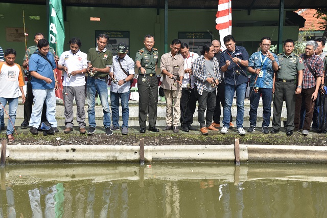 Danrem Bhaskara Jaya Ajak Wartawan Mancing Bareng