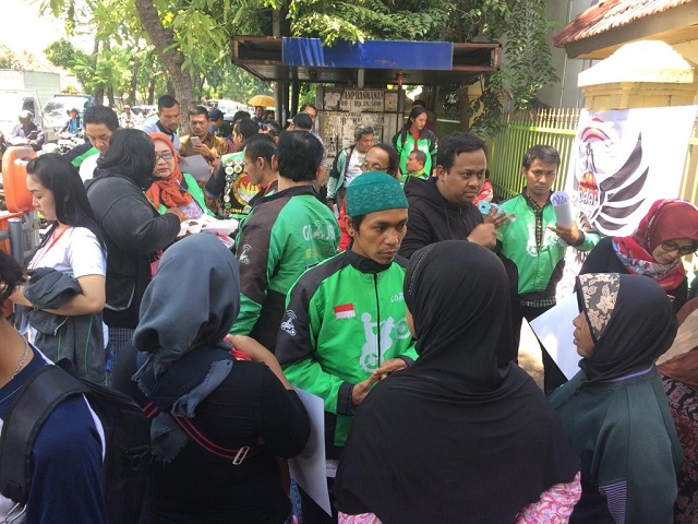 Driver Ojol Geruduk PN Surabaya Kawal Putusan Hilmi