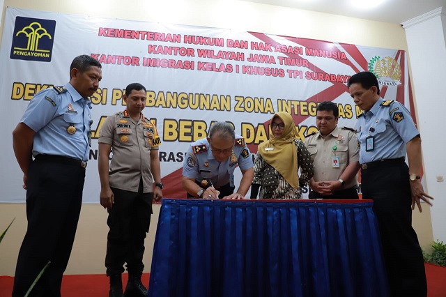 Kanim Surabaya Deklarasikan Pembangunan ZI Menuju WBK