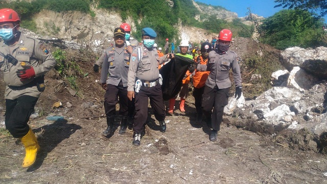 Jasad Korban Longsor Gunung Kapur Puger Ditemukan
