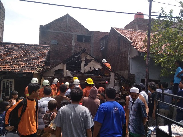 Kompor Meleduk, Rumah Warga Randu timur Lebar Terbakar