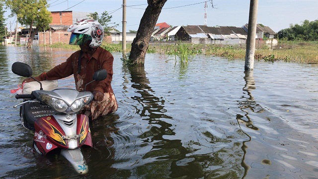 Banjir di Gresik Lumpuhkan Akses Jalan Empat Kecamatan