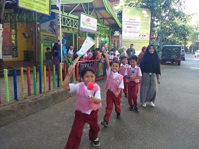 Siswa SD Tunas Jaya Ajak Warga Semarakkan Ramadan