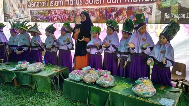 Business Day, Murid SD Al Furqaan Berjualan Parcel