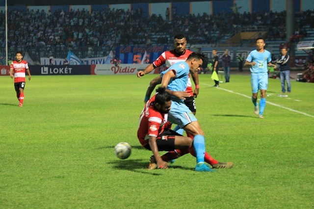 Persela Tumbang Dikandang, Madura United Menang Telak