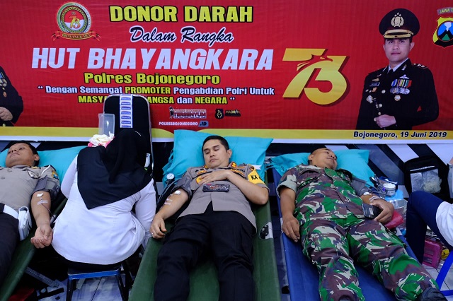 Sambut HUT ke-73 Bayangkara, Polres Bojonegoro Gelar Donor Darah