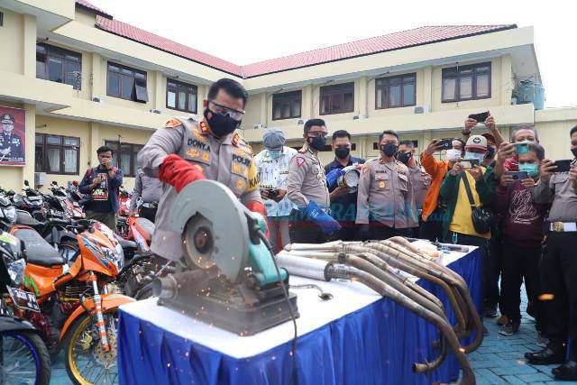 Operasi Mesra, Polisi Amankan Puluhan Motor dan Musnahkan Knalpot Brong