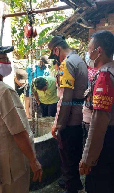 Tukang Ojek Pasar Mojosari Bunuh Diri Jebur Sumur