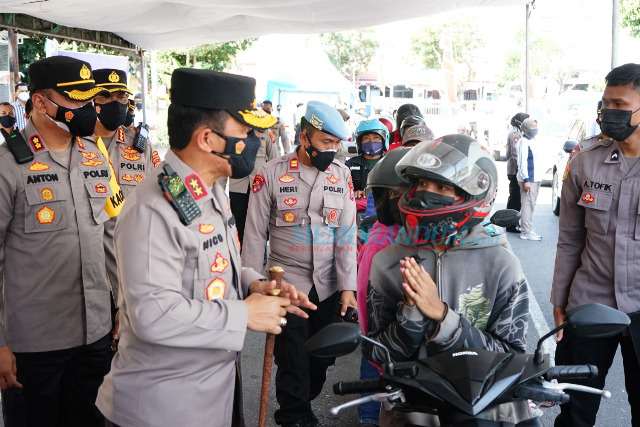 Peserta Tertib, Vaksinasi Drive Thru Polres Pelabuhan Tanjung Perak Diapresiasi Kapolda Jatim