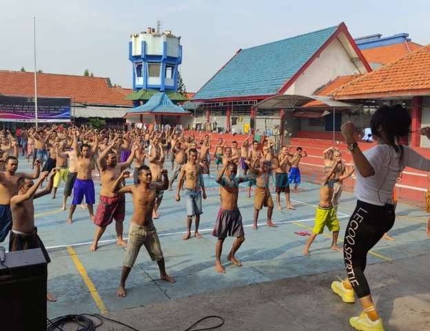 Tingkatkan Imunitas, Napi Medaeng Olahraga Bareng