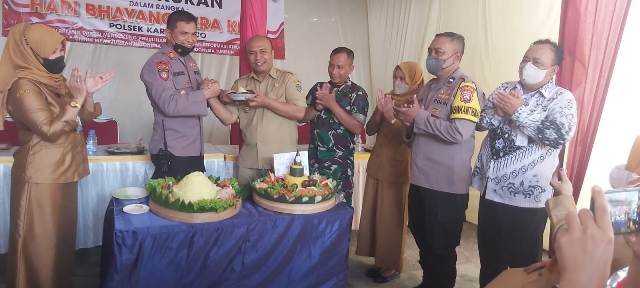 Peringatan HUT Ke-76 Bhayangkara di Mapolsek Karangrejo Meriah