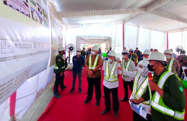 Pembangunan Capai 11 Persen, IKM Slag Aluminium Ditinjau Bupati Jombang