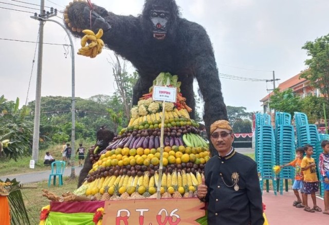 Warga Lidah Kulon Gelar Acara Sedekah Bumi dan Kirab Budaya