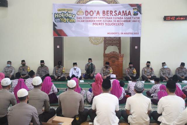 10 Muharam, Polres Mojokerto Gelar Doa Bersama dan Santunan Anak Yatim