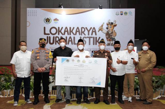 Dukung Pers Sehat, Kapolres Hadiri Lokakarya Jurnalistik PWI dan AKD Gresik