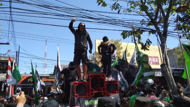 Ribuan Bonek Demo, Akhirnya Pertandingan Persebaya Diganti Sore