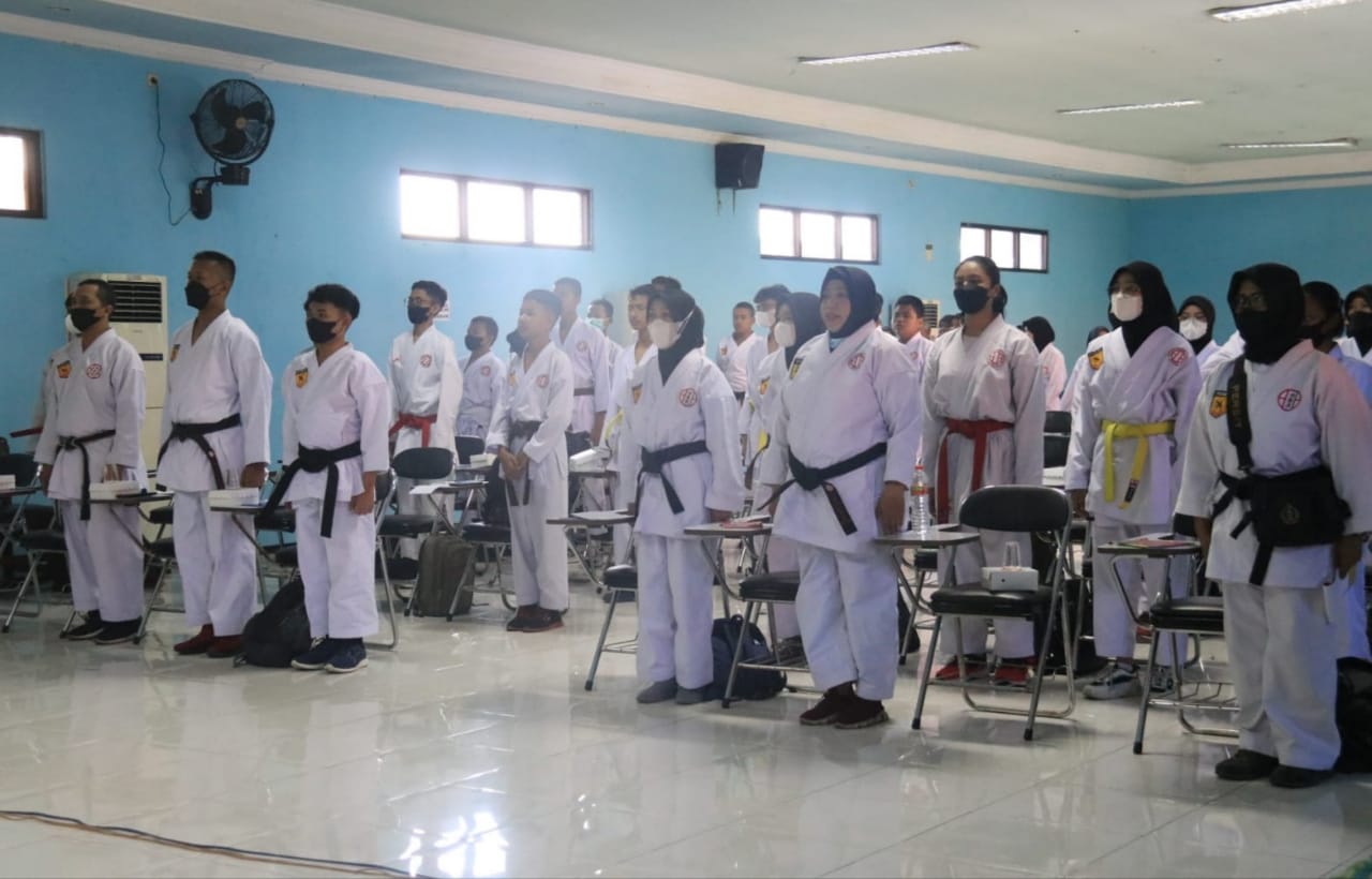 Tingkatkan Prestasi, Puluhan Karateka Kabupaten Mojokerto Ikuti Pembinaan