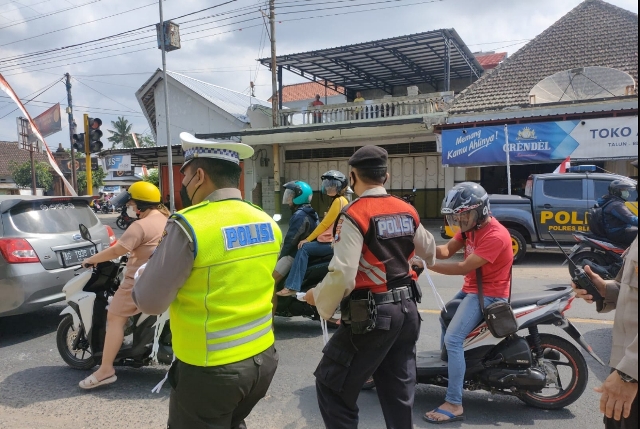 Polres Blitar Terus Patroli Tegakkan Prokes