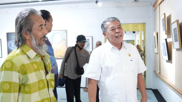 Ketua DPRD Jatim Apresiasi Lukisan Yunus Jubair