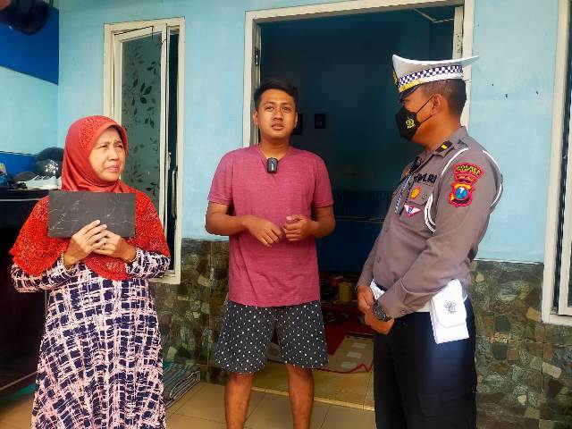 Satlantas Polres Gresik Gelar Anjangsana Korban Laka