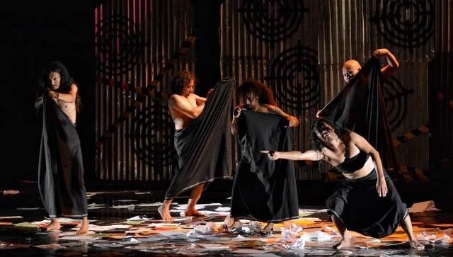 Teater Api Indonesia Pentaskan Toean Markoen di Taman Budaya Jatim