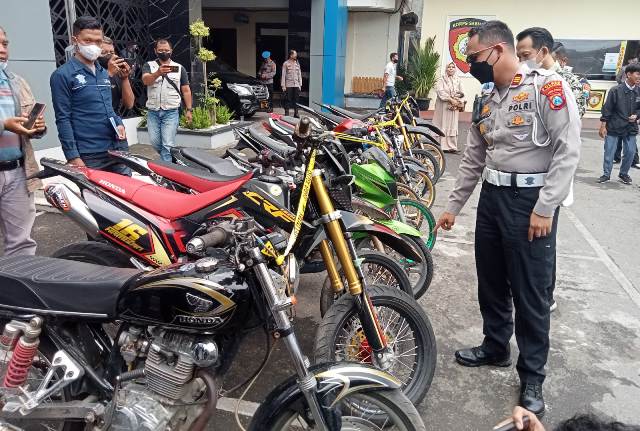 Balap Liar, Puluhan Siswa Tulungagung Dibina Polisi