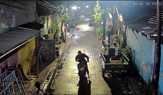 Bandit Motor Terekam CCTV Dorong Beat Curian