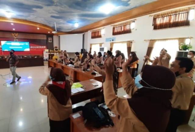 Puluhan Guru Ikuti Pelatihan Literasi dan Numerasi