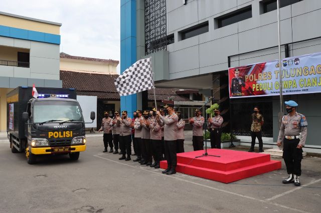 Polres Tulungagung Salurkan Bantuan kepada Korban Gempa Cianjur