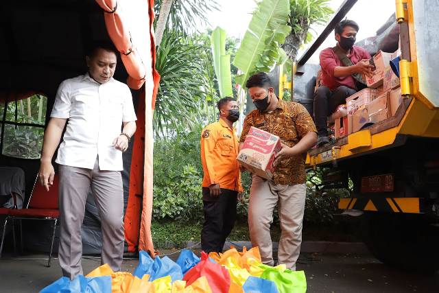 Pemkot Surabaya Kirim 1.000 Paket Sembako untuk Korban Gempa Cianjur