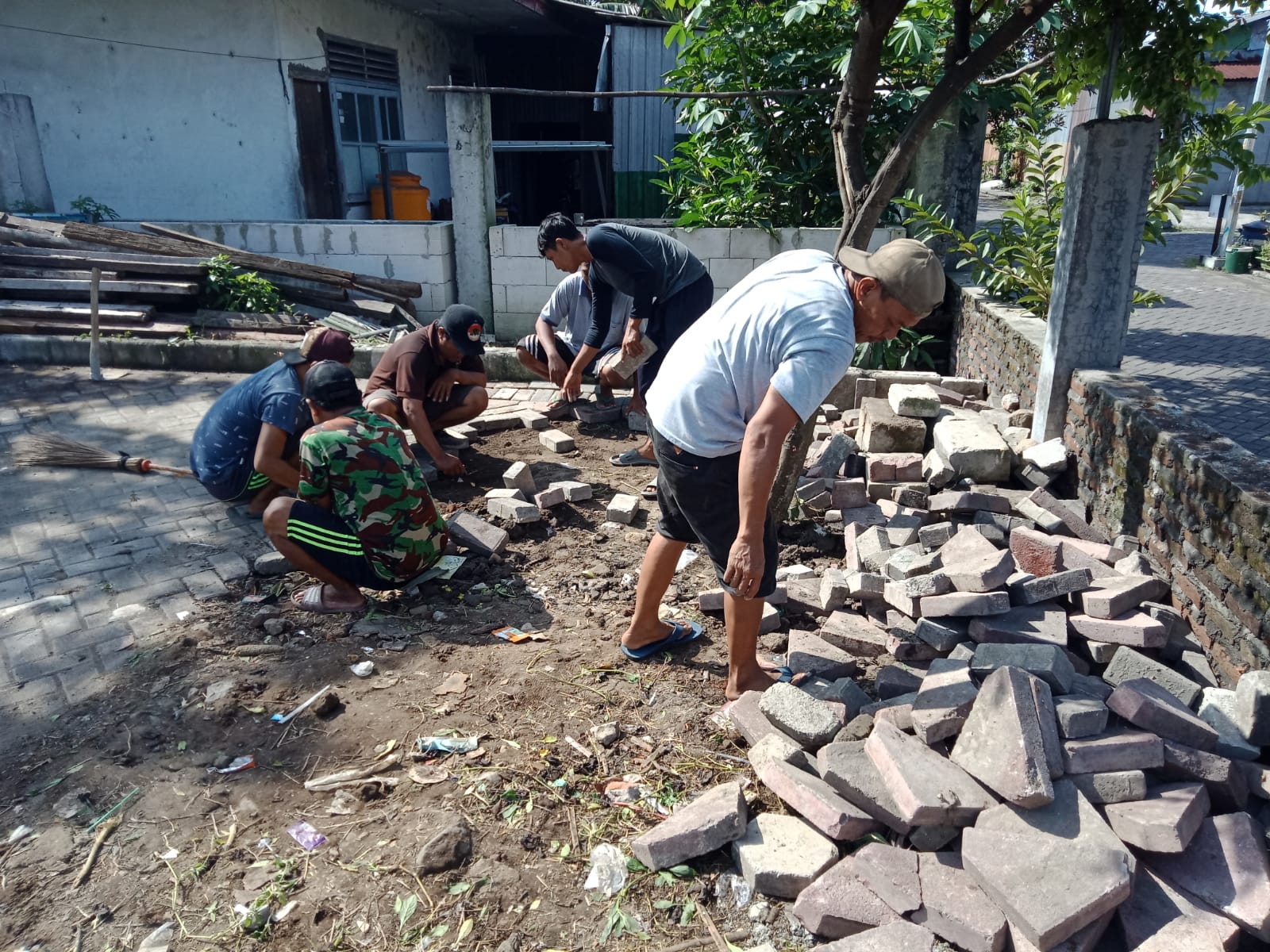 Cegah Banjir dan Penyakit, Warga Tubanan Baru Kerja Bakti