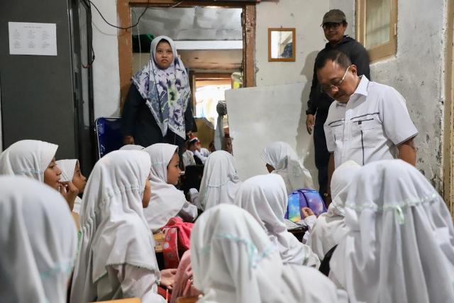 Penyegelan Sekolah YPI, Wawali Armuji: Diusahakan Dibuka Minggu Ini