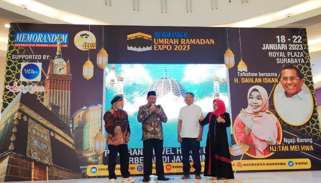 Dahlan Iskan Bersama Kakanwil Kemenag Jatim Buka Memorandum Umrah Ramadan Expo 2023