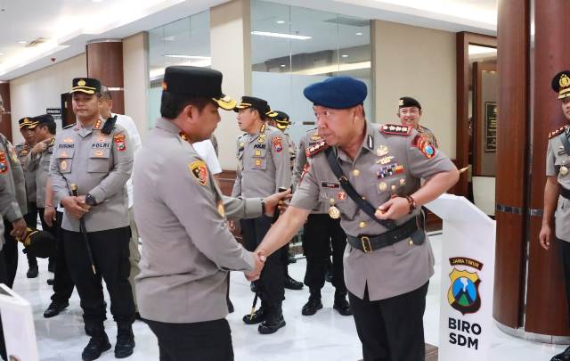 Acara Sertijab, Irjenpol Toni Harmanto Apresiasi Pengabdian Pejabat Utama dan Kapolres