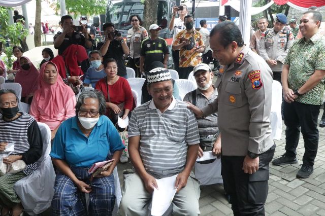 Sapa Warga Tegalsari, Kapolda Jatim Minta Orang Tua Berperan Aktif Awasi Anak