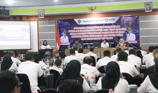 Bantu Pertumbuhan Ekonomi, Bupati Ikfina Minta Transaksi Digital