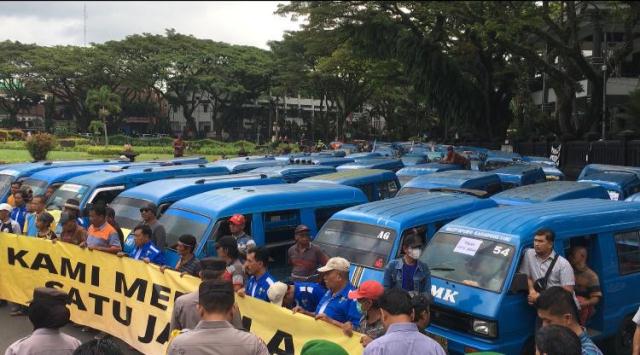 Sopir Mikrolet Demo Tolak Jalur Satu Arah, Wali Kota Malang: Ada Perlakuan Khusus