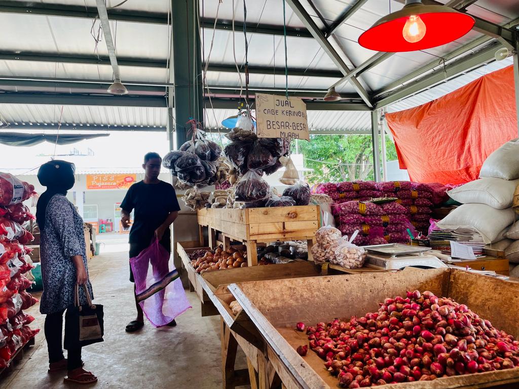 Jelang Puasa, Harga Sembako di Pasar Induk Sidotopo Stabil