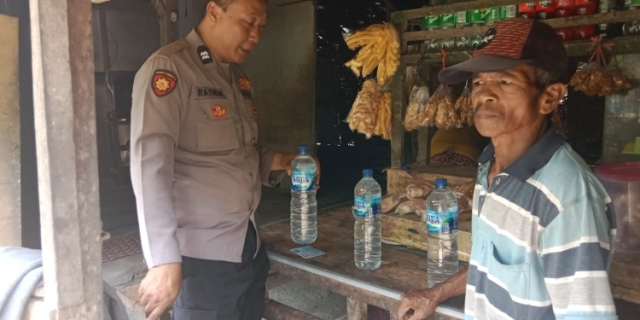 Polisi Madiun Amankan Penjual Arak Jawa