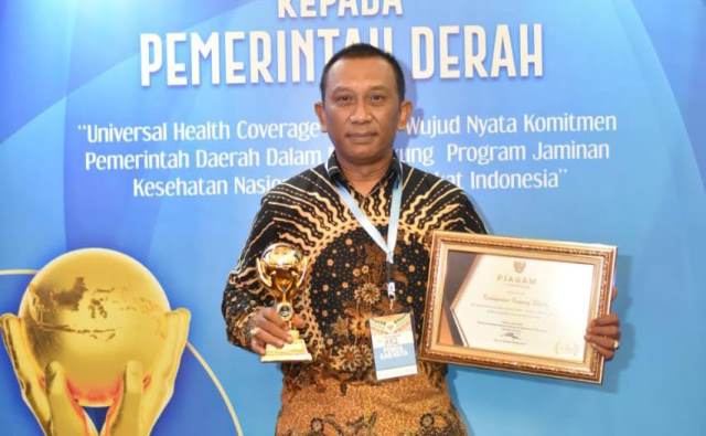 Pemkab Bojonegoro Terima Penghargaan UHC dari Wapres RI